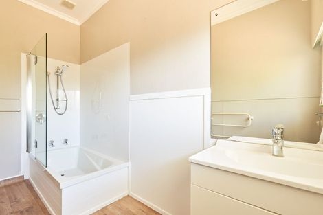 Photo of property in 26 Muritai Crescent, Havelock North, 4130