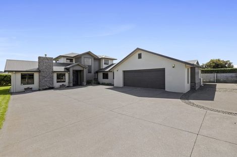 Photo of property in 9 Sampson Avenue, Waiwhakaiho, New Plymouth, 4312