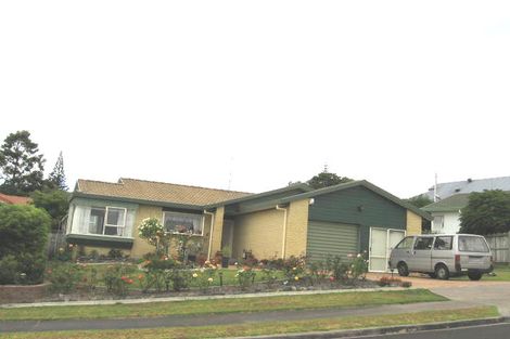 Photo of property in 13 Mercury Lane, Windsor Park, Auckland, 0632