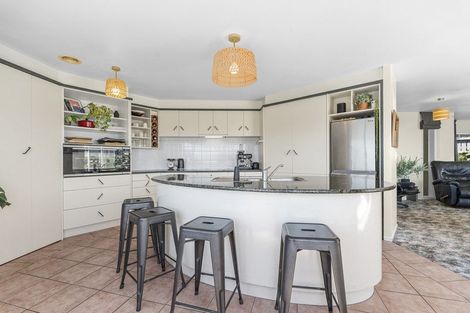 Photo of property in 8 Chatswood Grove, Fitzroy, New Plymouth, 4312