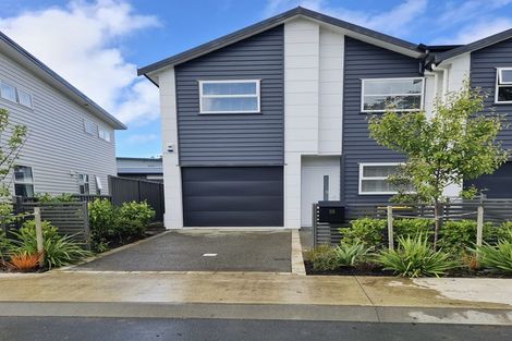 Photo of property in 28 Pateke Drive, Kenepuru, Porirua, 5022