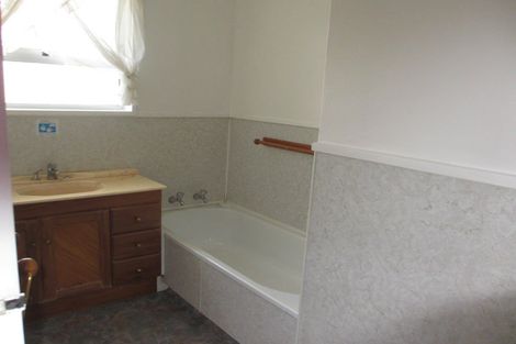 Photo of property in 110 Benmore Avenue, Cloverlea, Palmerston North, 4412