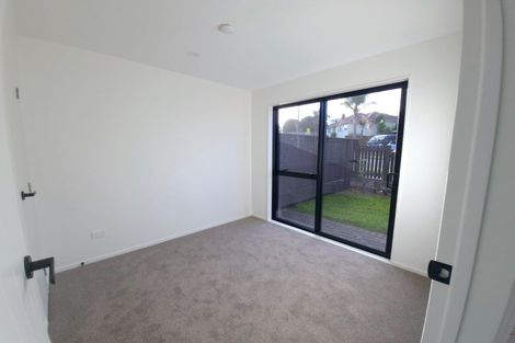 Photo of property in 2b Taratoa Street, Point England, Auckland, 1072