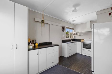 Photo of property in 51 Seaview Road, Marfell, New Plymouth, 4310