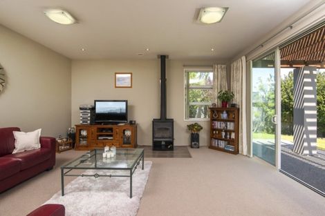 Photo of property in 24 Glentui Place, Waikawa, Picton, 7220