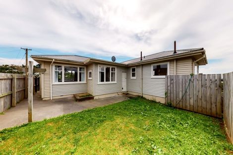Photo of property in 26 Robert Street, Newlands, Wellington, 6037