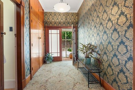 Photo of property in 353 Devon Street West, Lynmouth, New Plymouth, 4310