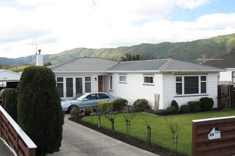 Photo of property in 70 Wainuiomata Road, Wainuiomata, Lower Hutt, 5014