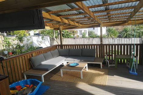 Photo of property in 1/135 Edmonton Road, Te Atatu South, Auckland, 0610