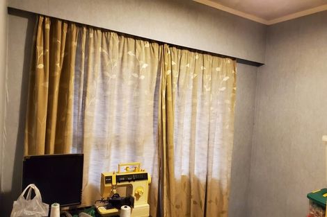 Photo of property in 2/131 Glenmore Road, Sunnyhills, Auckland, 2010