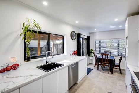 Photo of property in 76 Clarence Cox Crescent, Pirimai, Napier, 4112
