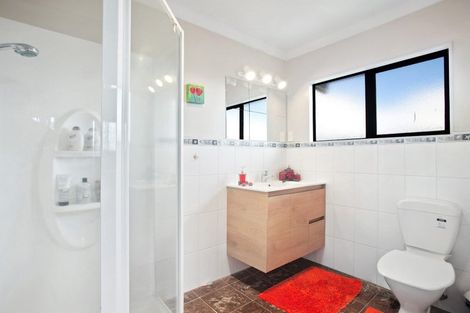 Photo of property in 13 Zeus Avenue, Henderson, Auckland, 0612