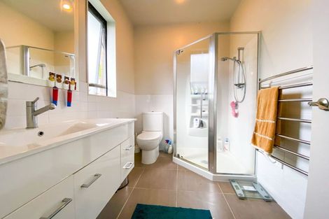 Photo of property in 2 Northbrook Close, Greenhithe, Auckland, 0632