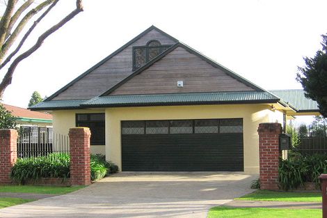 Photo of property in 35 Manapouri Crescent, Hokowhitu, Palmerston North, 4410