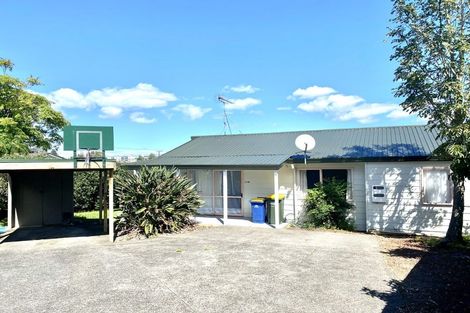 Photo of property in 2/47 Greenslade Crescent, Northcote, Auckland, 0627