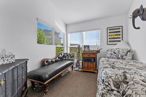 Photo of property in 1/19 Heathcote Road, Castor Bay, Auckland, 0620