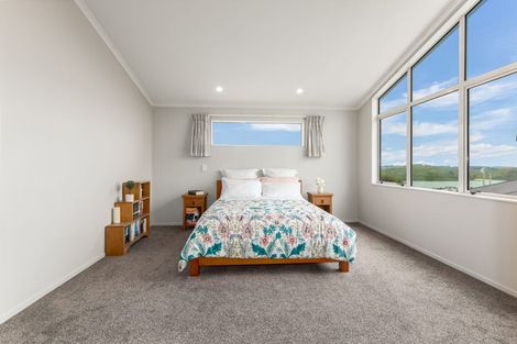 Photo of property in 31 Aspiring Terrace, Aotea, Porirua, 5024