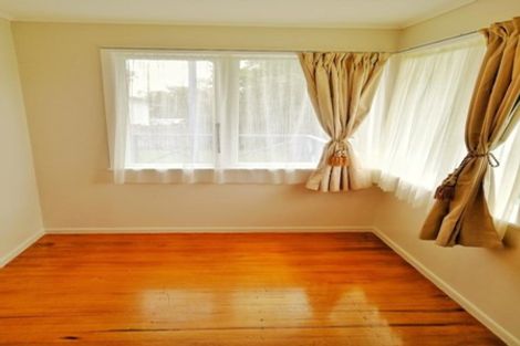 Photo of property in 9 Martin Place, Kelston, Auckland, 0602