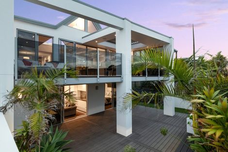 Photo of property in 116 Karewa Parade, Papamoa Beach, Papamoa, 3118