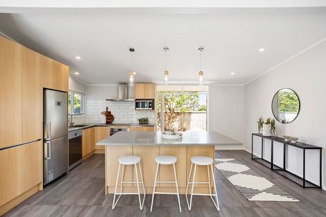 Photo of property in 4 Gladys Avenue, Glenfield, Auckland, 0629