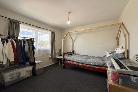 Photo of property in 9b Raymond Terrace, Northcote, Auckland, 0627