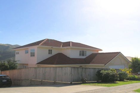 Photo of property in 116 Woodman Drive, Tawa, Wellington, 5028