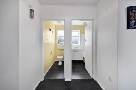 Photo of property in 15a Pratt Street, Waitara, 4320