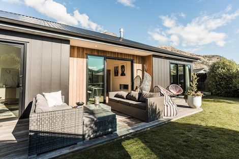 Photo of property in 18 Silver Street, Lower Shotover, Queenstown, 9304