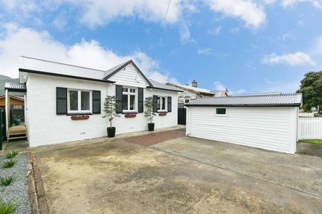 Photo of property in 100 Randwick Road, Moera, Lower Hutt, 5010
