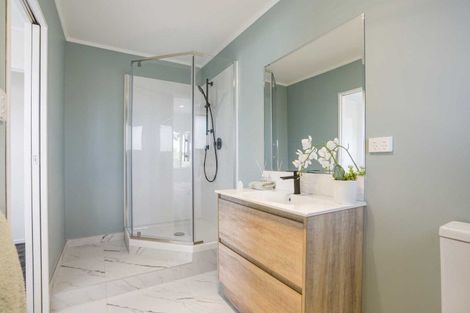 Photo of property in 56 Walworth Avenue, Pakuranga Heights, Auckland, 2010