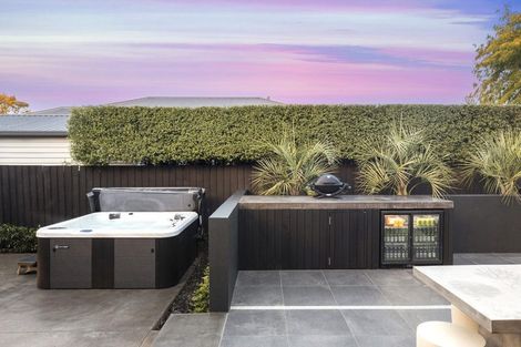 Photo of property in 184 Weston Road, St Albans, Christchurch, 8052