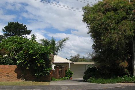 Photo of property in 11a Morton Avenue, Forrest Hill, Auckland, 0620