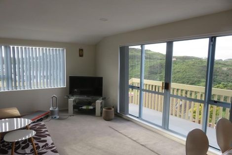 Photo of property in 23a Sunhaven Drive, Newlands, Wellington, 6037