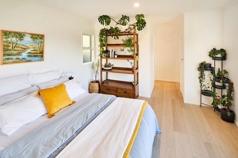 Photo of property in 3 Catherine Crescent, Paparangi, Wellington, 6037