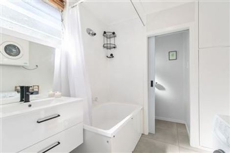 Photo of property in 1/34 Drome View Place, Beach Haven, Auckland, 0626