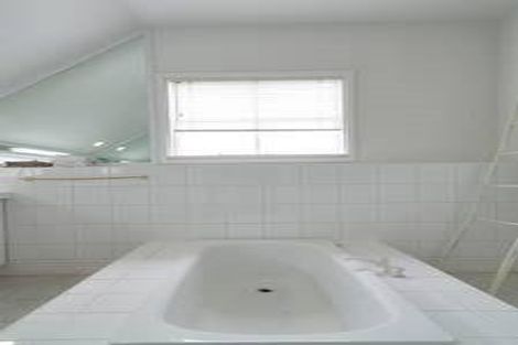 Photo of property in 1 Oakfield Street, Burnside, Christchurch, 8053