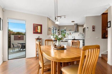 Photo of property in 5 Pigeonwood Lane, Albany, Auckland, 0632