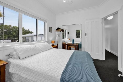 Photo of property in 18 Albion Street, Hawera, 4610