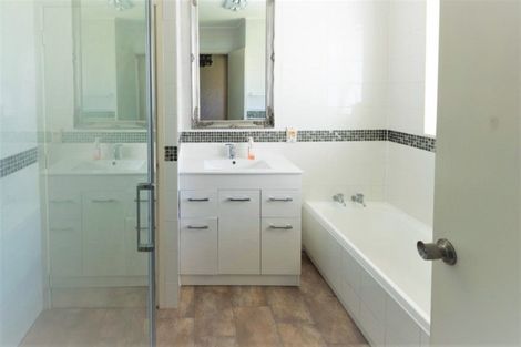 Photo of property in 3 Maugham Drive, Bucklands Beach, Auckland, 2014