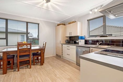 Photo of property in 22 Egmont Street, Castlecliff, Whanganui, 4501