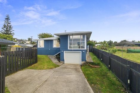 Photo of property in 60a Tiroroa Avenue, Te Atatu South, Auckland, 0610