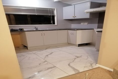 Photo of property in 92 Oakfield Crescent, Pukete, Hamilton, 3200