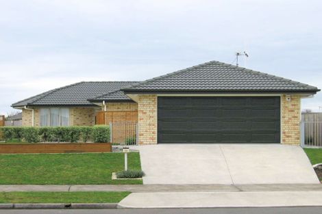 Photo of property in 73 Waiwherowhero Drive, St Andrews, Hamilton, 3200