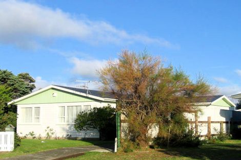 Photo of property in 6 Dennis Grove, Paraparaumu Beach, Paraparaumu, 5032