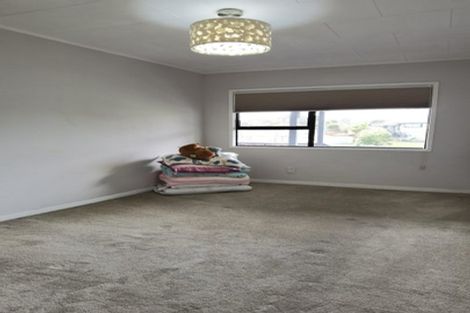 Photo of property in 3 Melia Grove, Goodwood Heights, Auckland, 2105