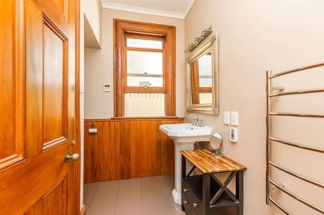 Photo of property in 128 Tinakori Road, Thorndon, Wellington, 6011