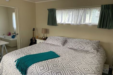 Photo of property in 32a Pine Road, Orewa, 0931