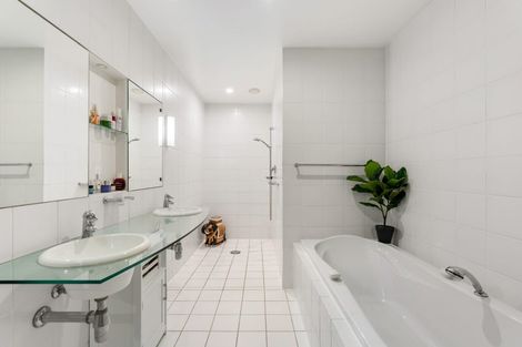 Photo of property in 50 Braemar Road, Castor Bay, Auckland, 0620