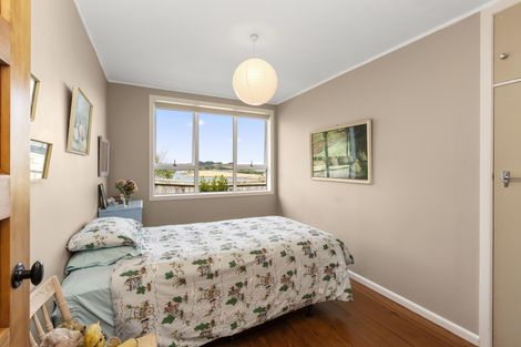 Photo of property in 9 Helen Place, Raglan, 3225