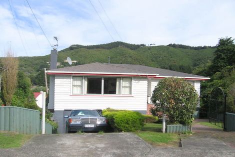 Photo of property in 11 Tui Terrace, Tawa, Wellington, 5028